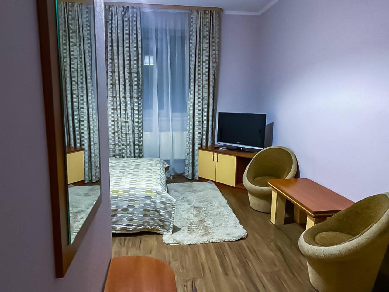 Hotel Europa Truskavets Bagian luar foto