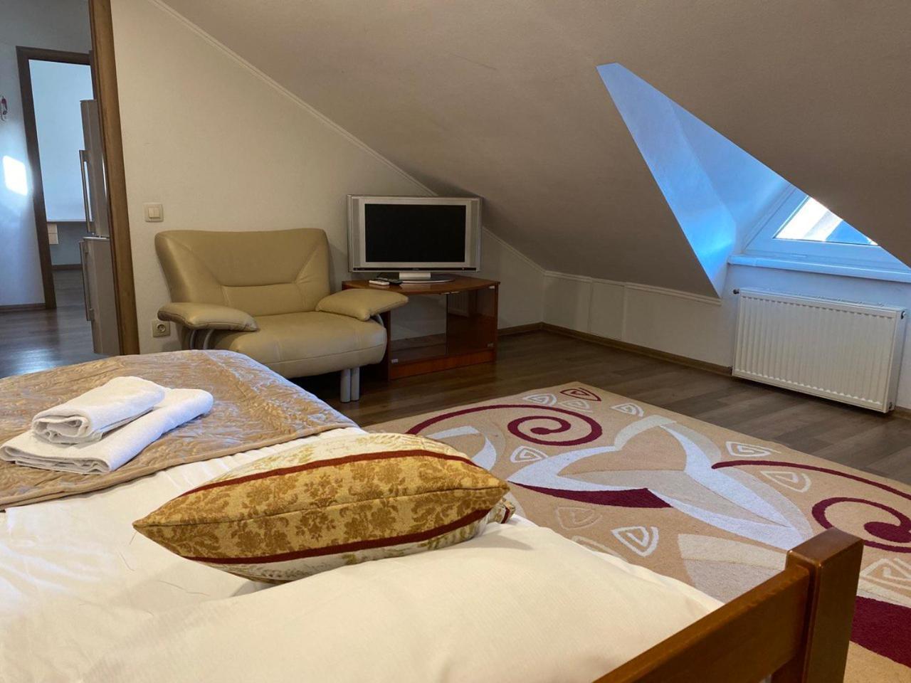 Hotel Europa Truskavets Bagian luar foto