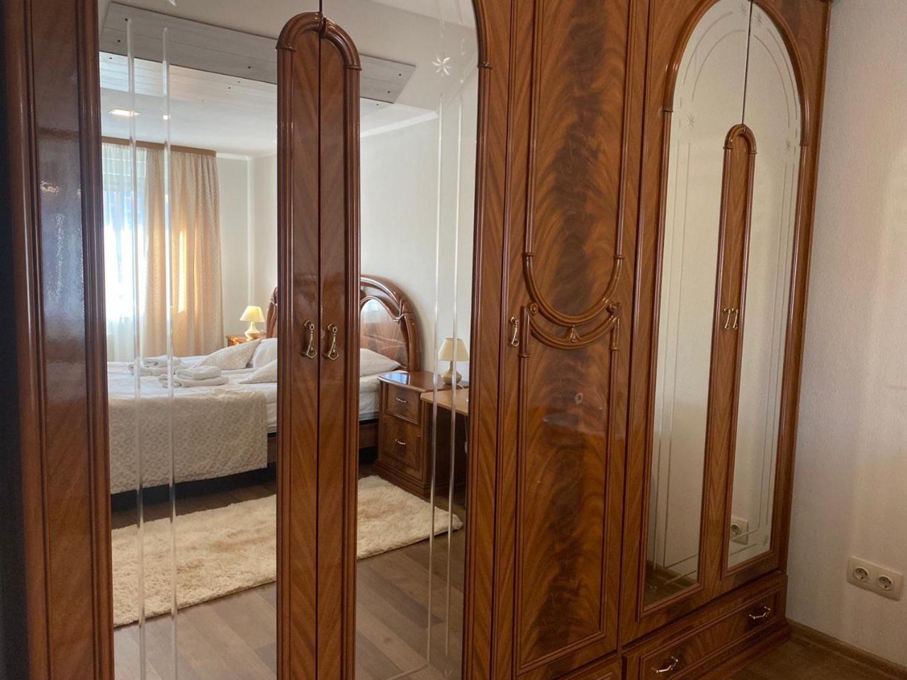 Hotel Europa Truskavets Bagian luar foto