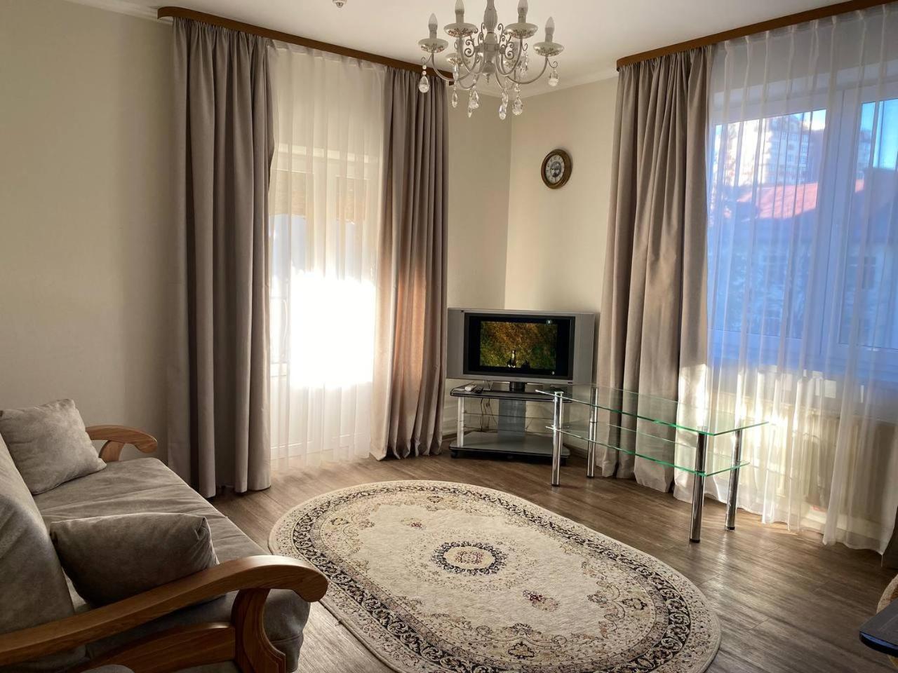 Hotel Europa Truskavets Bagian luar foto