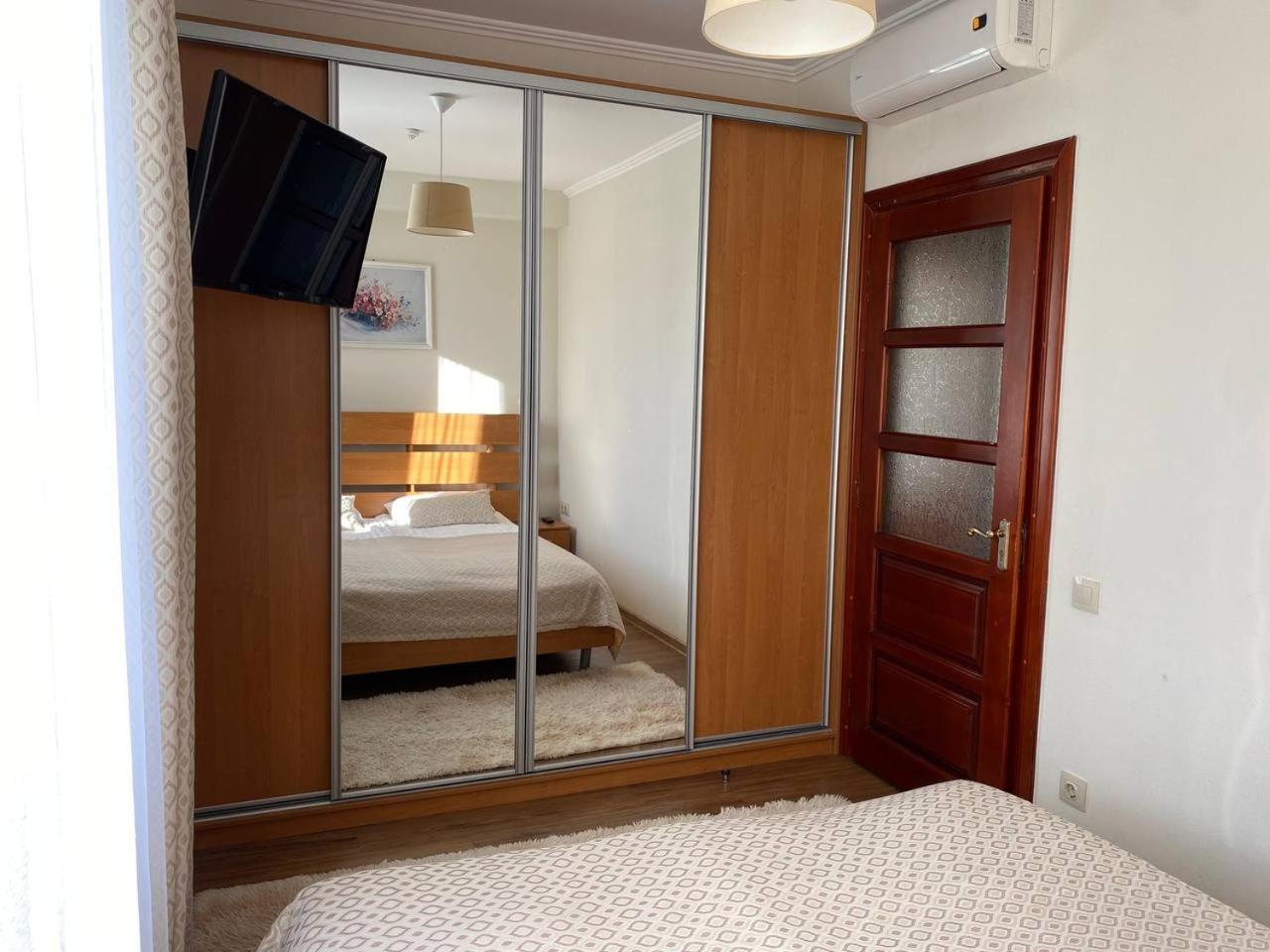 Hotel Europa Truskavets Bagian luar foto