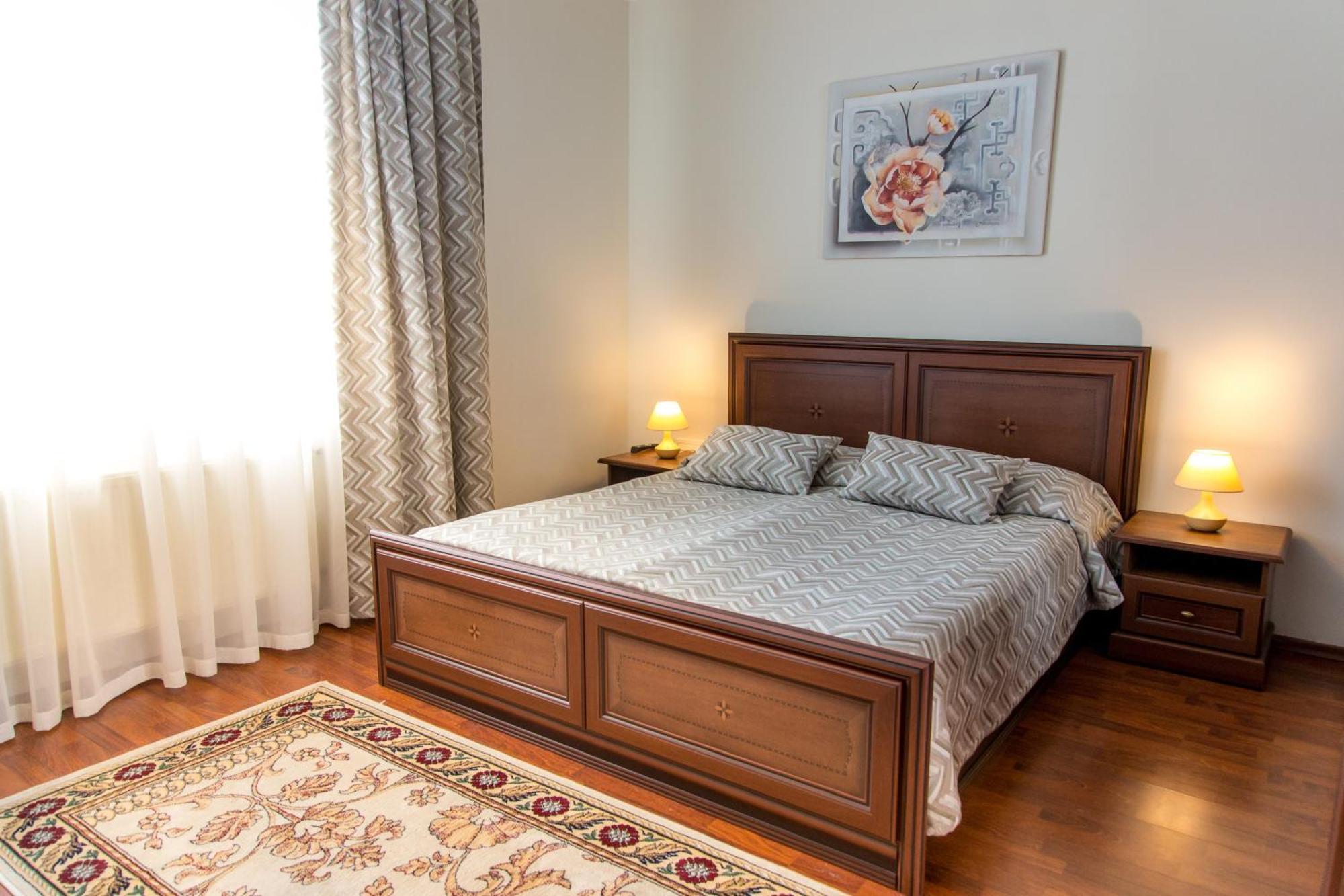 Hotel Europa Truskavets Bagian luar foto
