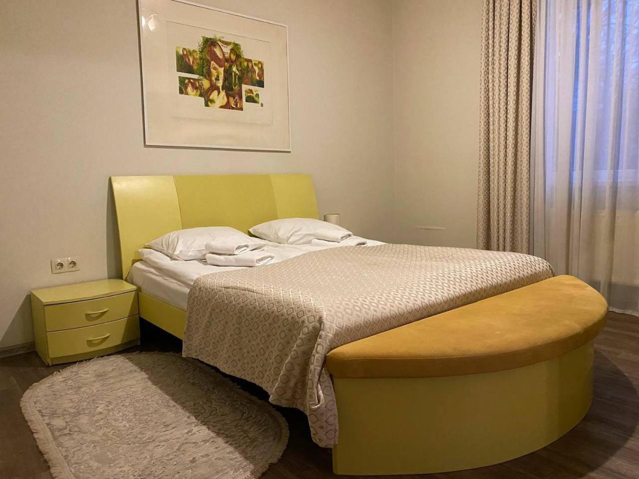 Hotel Europa Truskavets Bagian luar foto