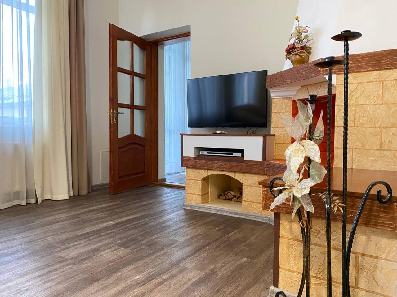 Hotel Europa Truskavets Bagian luar foto