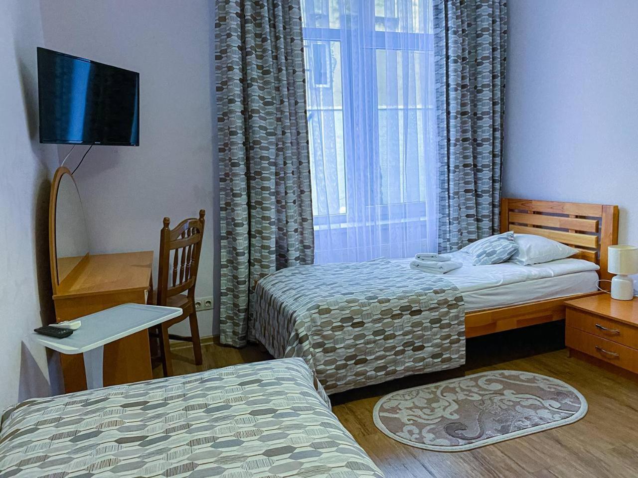 Hotel Europa Truskavets Bagian luar foto