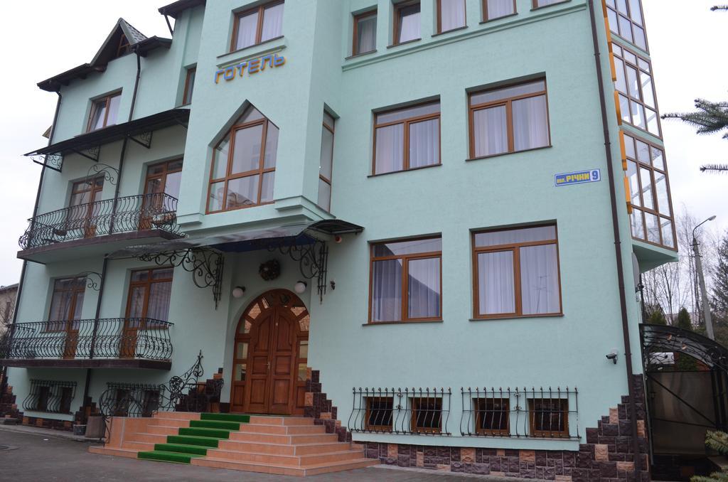 Hotel Europa Truskavets Bagian luar foto
