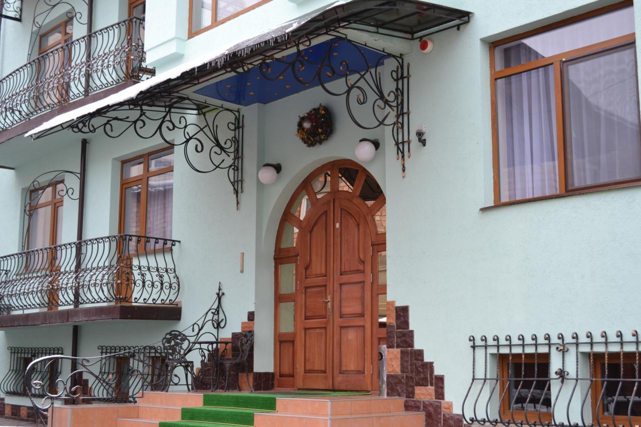 Hotel Europa Truskavets Bagian luar foto