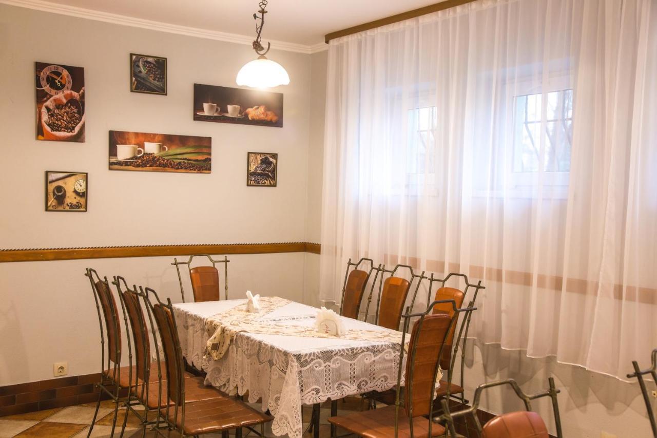 Hotel Europa Truskavets Bagian luar foto
