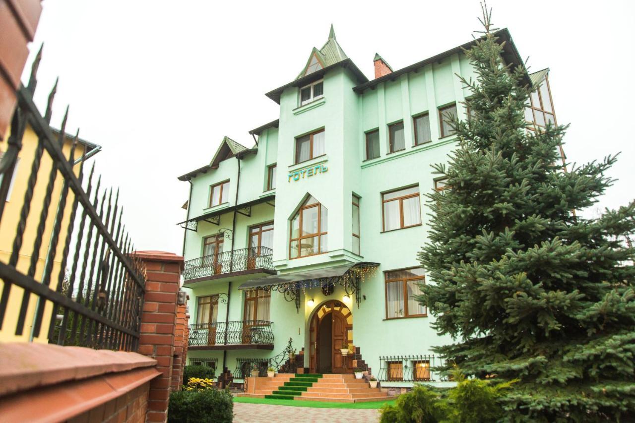 Hotel Europa Truskavets Bagian luar foto